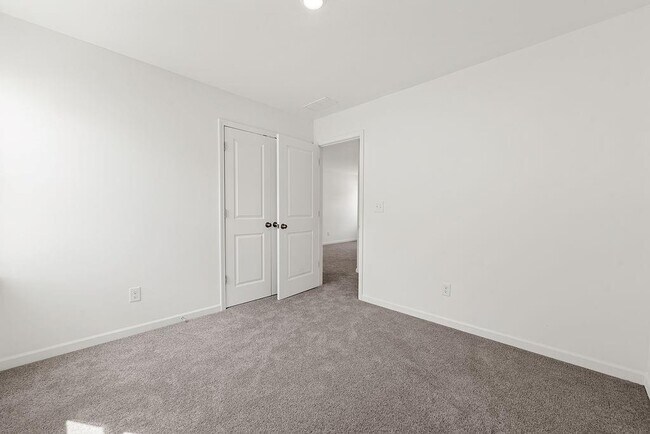 Building Photo - 103 Dewitt Dr