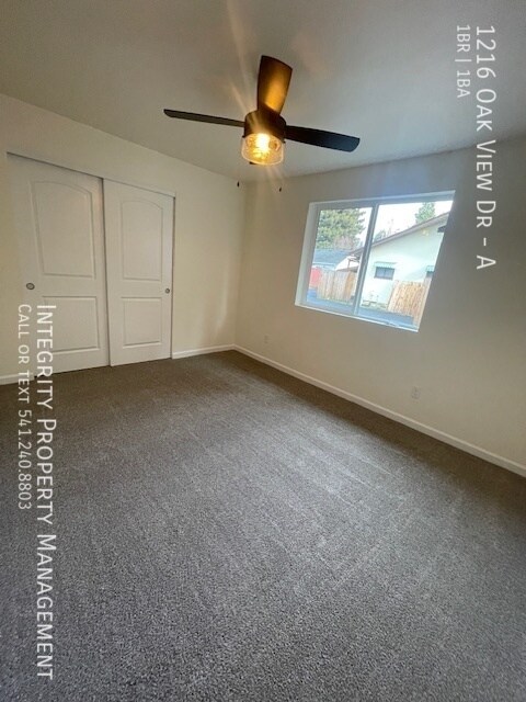 Building Photo - 1216 Oak View Dr
