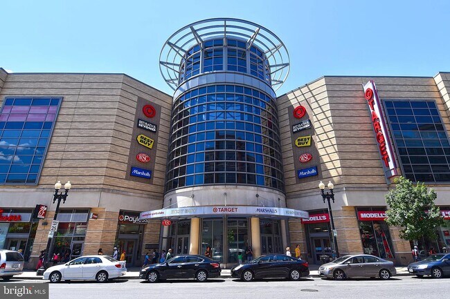 Building Photo - 1417 Newton St NW