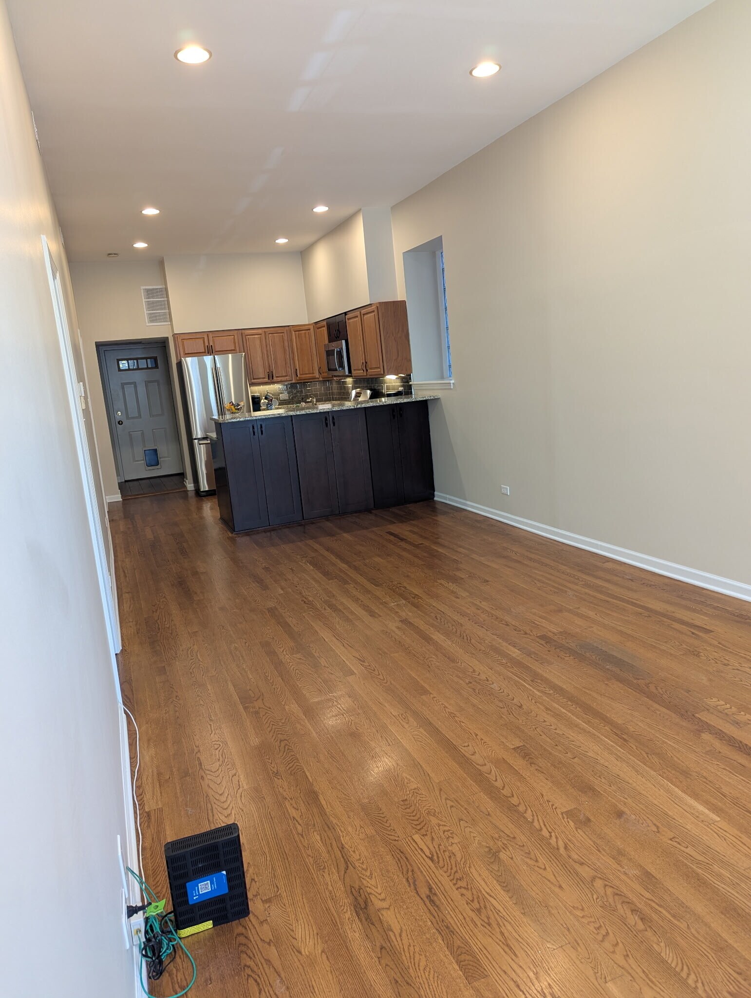 Building Photo - 1255 N Honore St