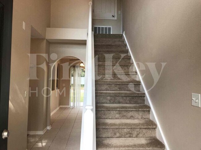 Primary Photo - 6430 Gondola Dr