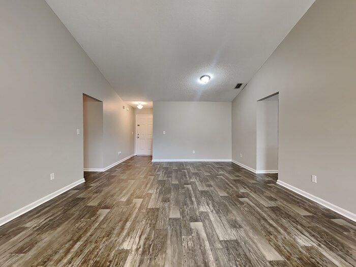 Building Photo - 6463 Silk Leaf Ln