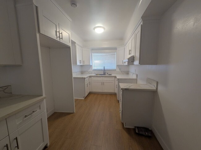 Building Photo - Charming Newly Remodeled 2-Bedroom Home