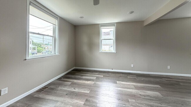 Building Photo - 8008 Algon Ave