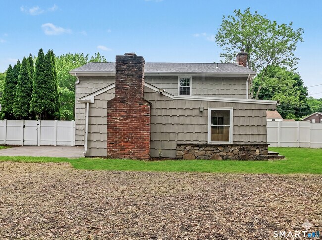Building Photo - 44 Barmore Dr W