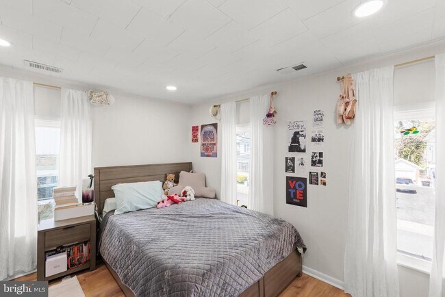 Building Photo - 31 W Southwerk St