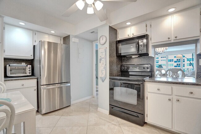 Building Photo - 3430 Galt Ocean Dr