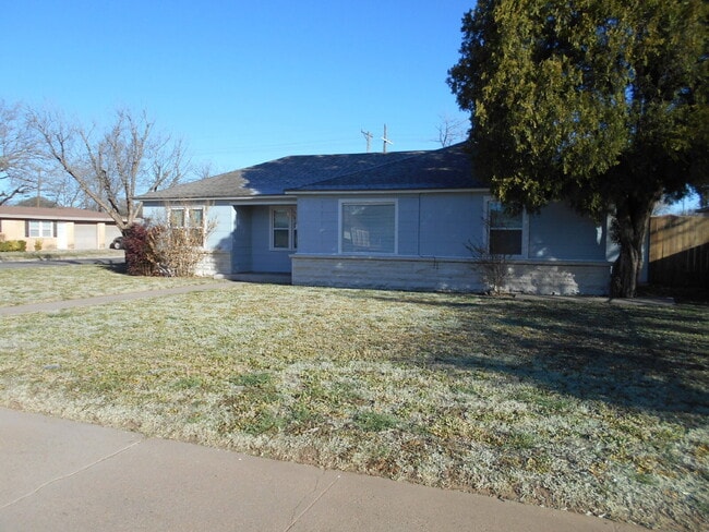 Building Photo - 3/2/2 close to Texas Tech!