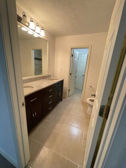 Building Photo - 3411 Sunrise Blvd