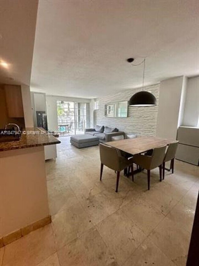 Building Photo - 140 Meridian Ave