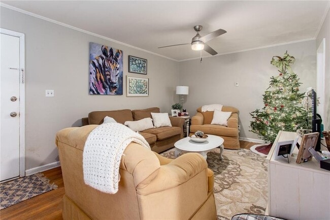 Building Photo - 1138 Arlington Pkwy NE