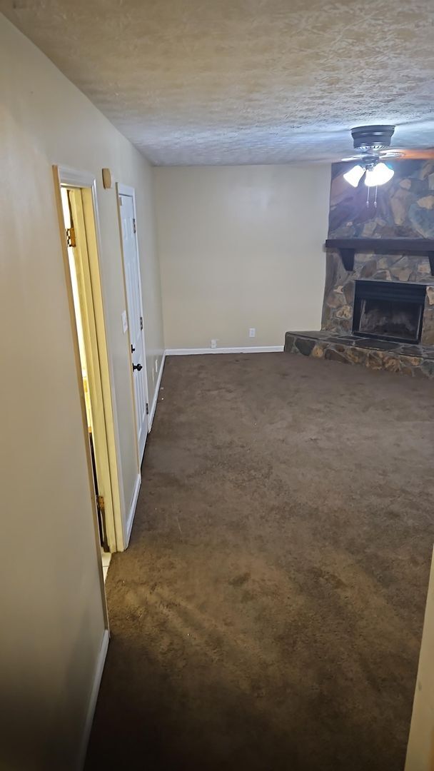 Building Photo - New Year's Move In Special!!!  Renovated 3 Bedroom/2.5 Bath Home For Rent In Convenient Jonesboro...