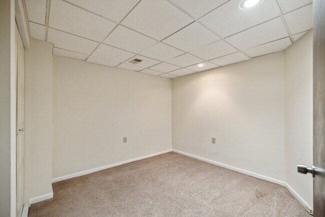 Building Photo - 2832 Jermantown Rd