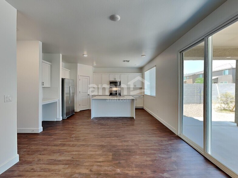 Building Photo - 17116 W Townley Ave