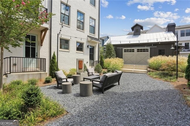 Building Photo - 138 Chestnut Cir