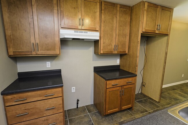 Building Photo - 2635 Netherton Dr