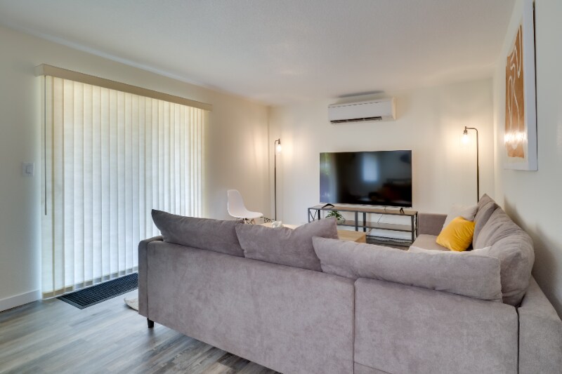 Building Photo - 2526 Wintergreen Ave NW