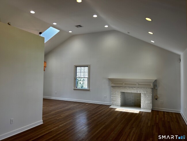 Building Photo - 97 Godfrey Rd