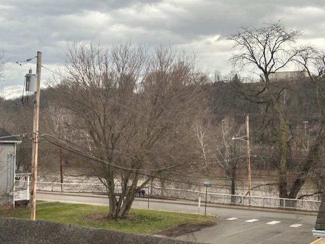 Building Photo - 1099d Riverside Dr