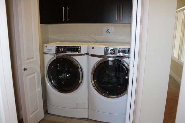 Building Photo - 417 Gene Ct