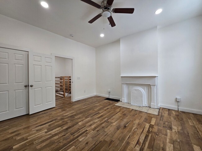 Building Photo - Be the First!  Beautifully renovated townh...