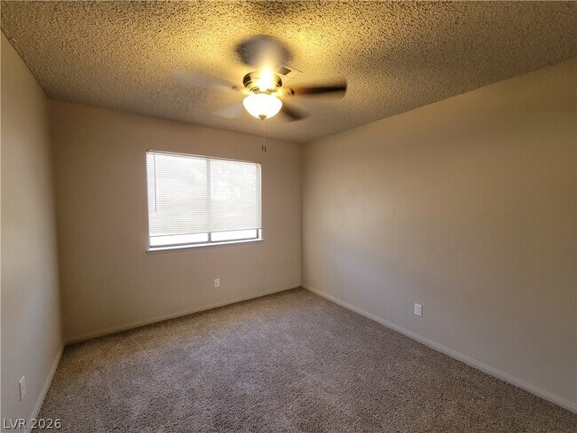 Building Photo - 3319 Palmdesert Way