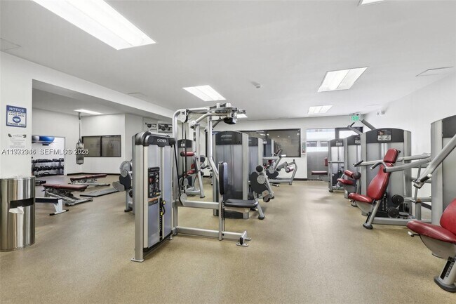 Building Photo - 151 Crandon Blvd