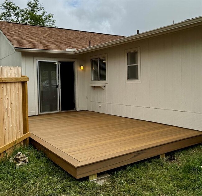 Building Photo - 11215 Slippery Elm Trail