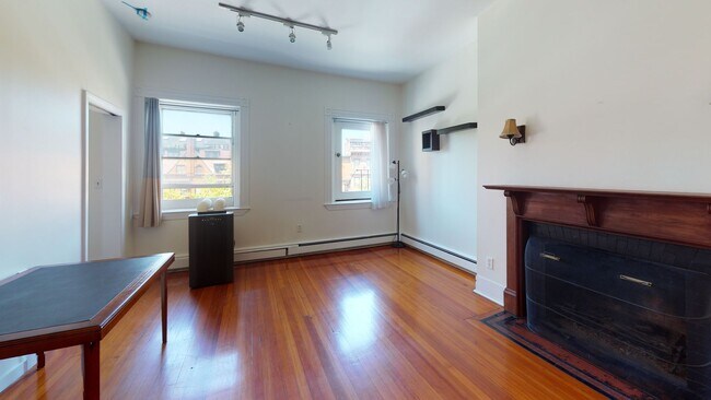 Building Photo - 1bed in Kenmore Boston No broker fee!