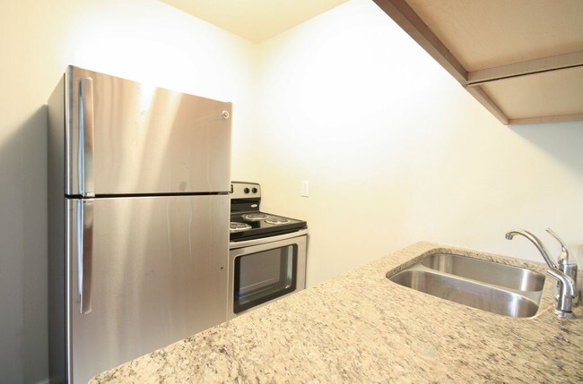 Building Photo - 783 Delta Ave