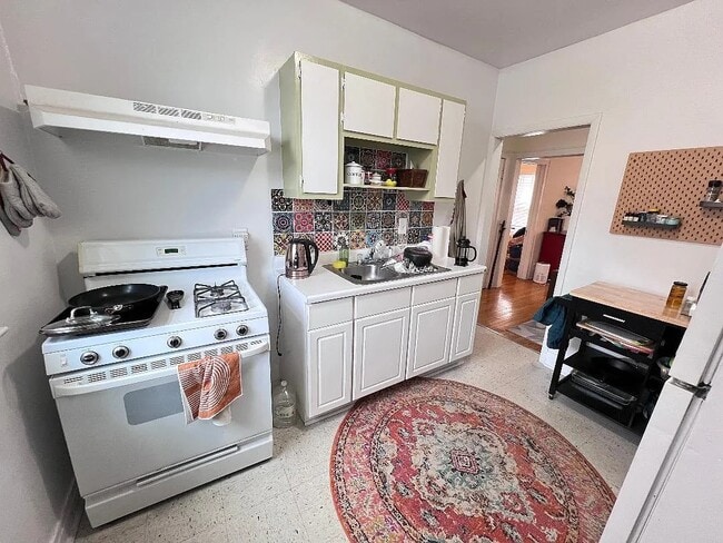 Building Photo - 4538 N Wolcott Ave