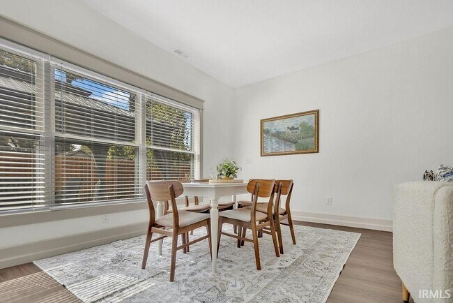 Building Photo - 1122 S Fess Ave