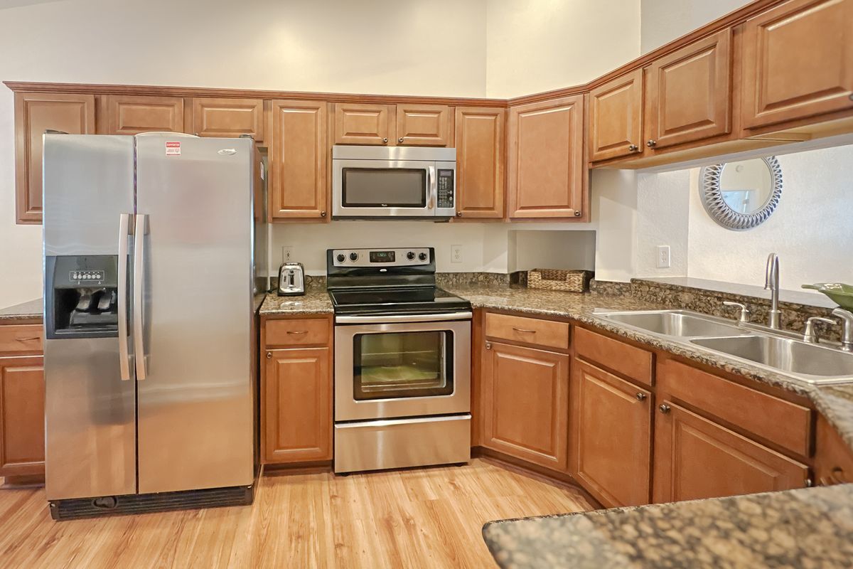 Building Photo - 1300 Misty Pines Cir