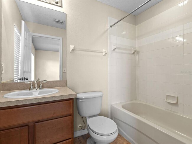 Building Photo - 2412 Middleton Grove Dr