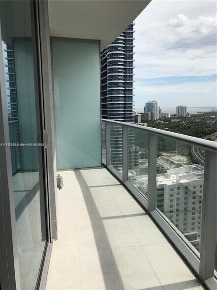 Building Photo - 1100 S Miami Ave