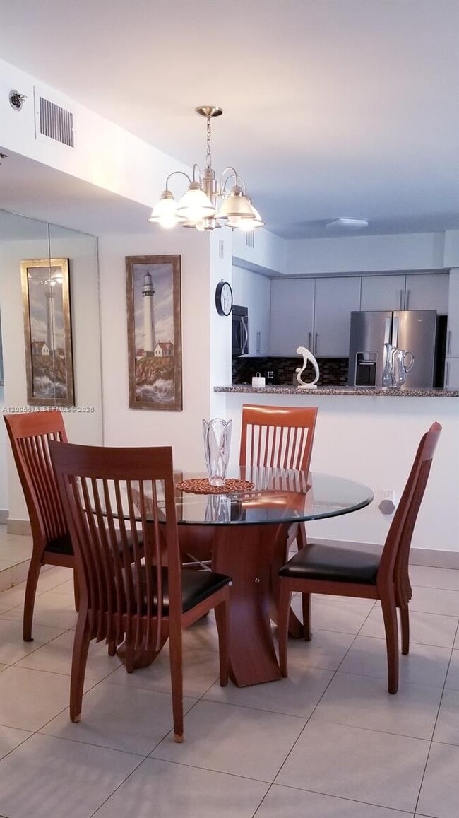 Building Photo - 19901 E Country Club Dr