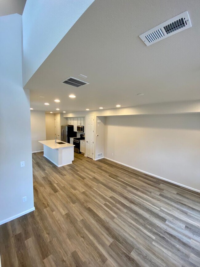 Building Photo - 8739 Scarborough Dr