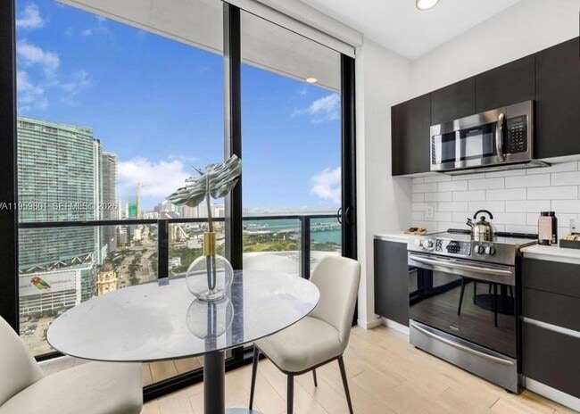 Building Photo - 398 NE 5th St