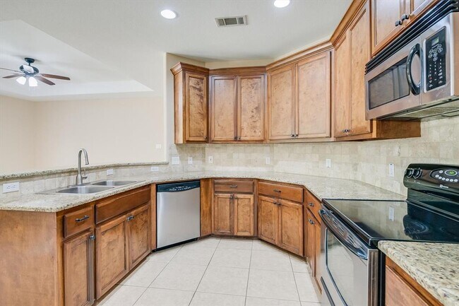 Building Photo - 14711 Longbranch Dr