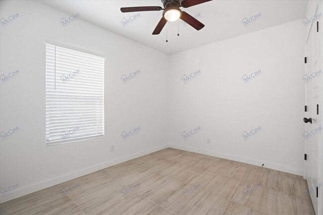 Building Photo - 2228 Goldenrod Ave