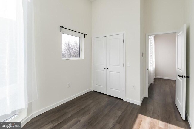Building Photo - 5303 Chester Ave