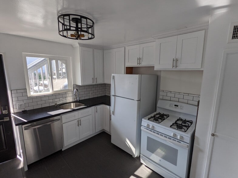 Building Photo - 4300 Market St