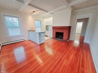 Building Photo - 1 br, 1 bath Condo - 8 Eversley Ave Apt 2