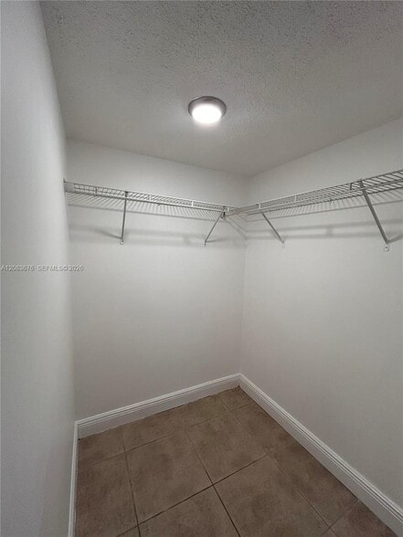 Building Photo - 3410 Foxcroft Rd