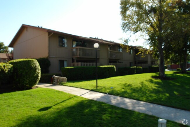 Building - Watson Ranch Apts