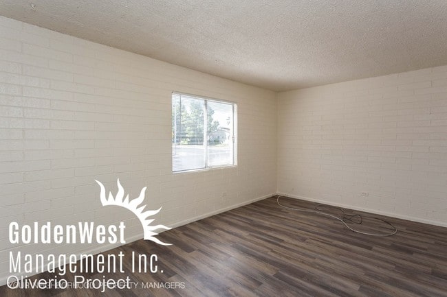 Building Photo - 2041 W Berridge Ln