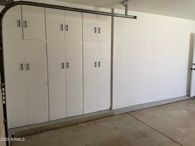 Building Photo - 10007 W Shasta Dr