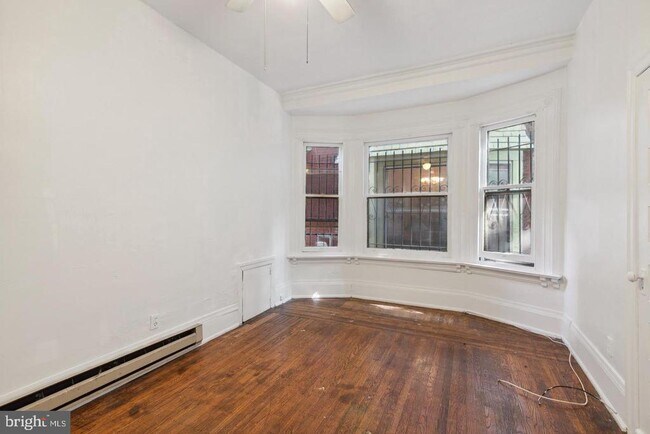 Building Photo - 257 S 46th St