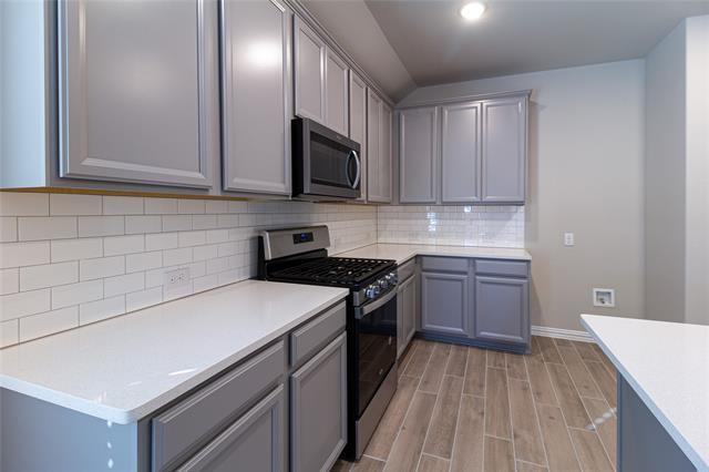 Building Photo - 3004 Teak Dr