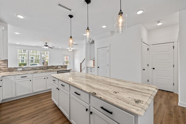 Building Photo - 3 Bedroom Townhome with Rooftop Terrace in Downtown Wake Forest!